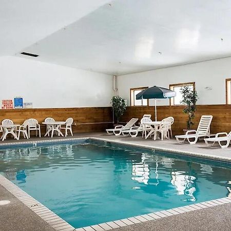 Norwood Inn And Suites - Minneapolis-St Paul Roseville Eksteriør bilde