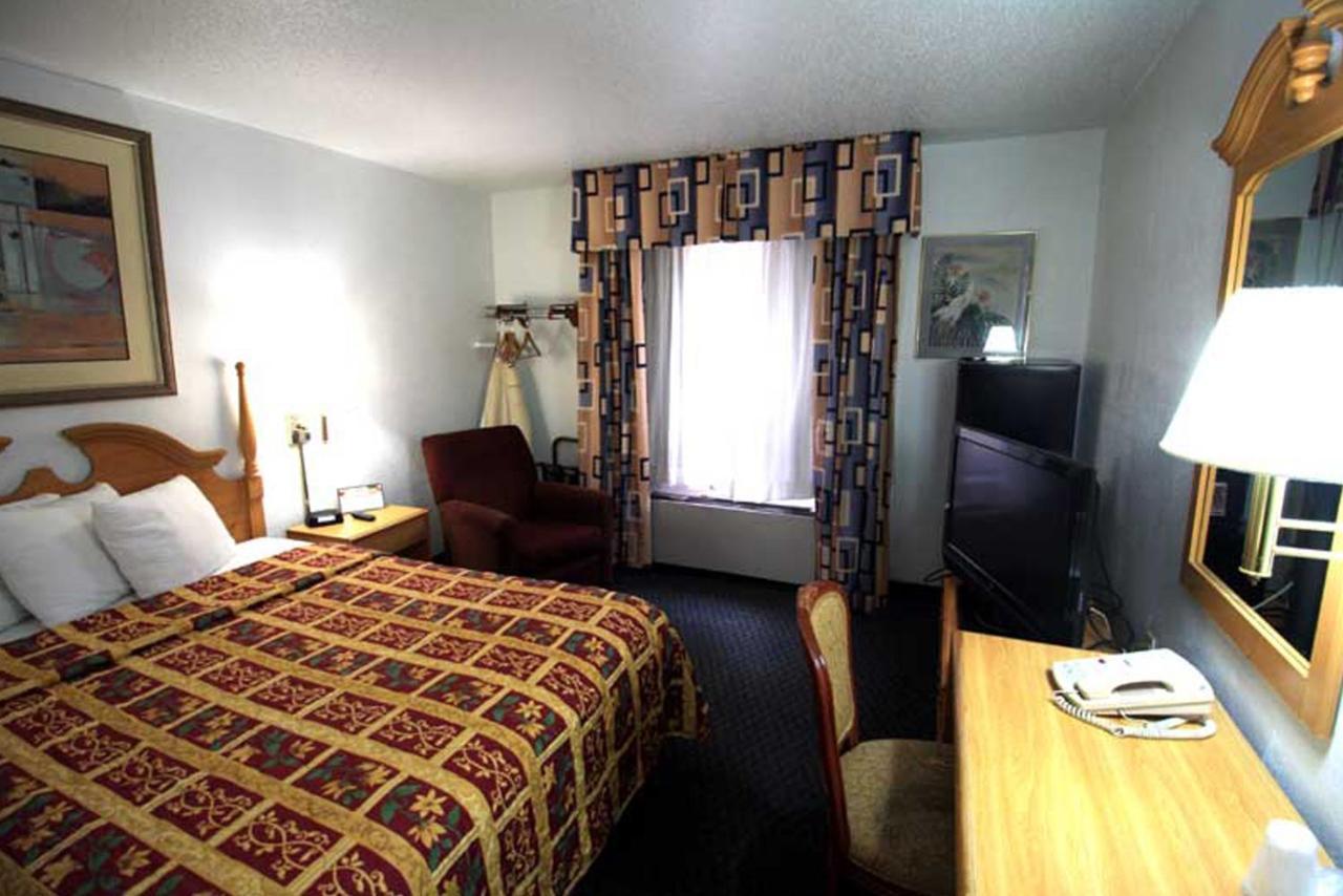 Norwood Inn And Suites - Minneapolis-St Paul Roseville Eksteriør bilde