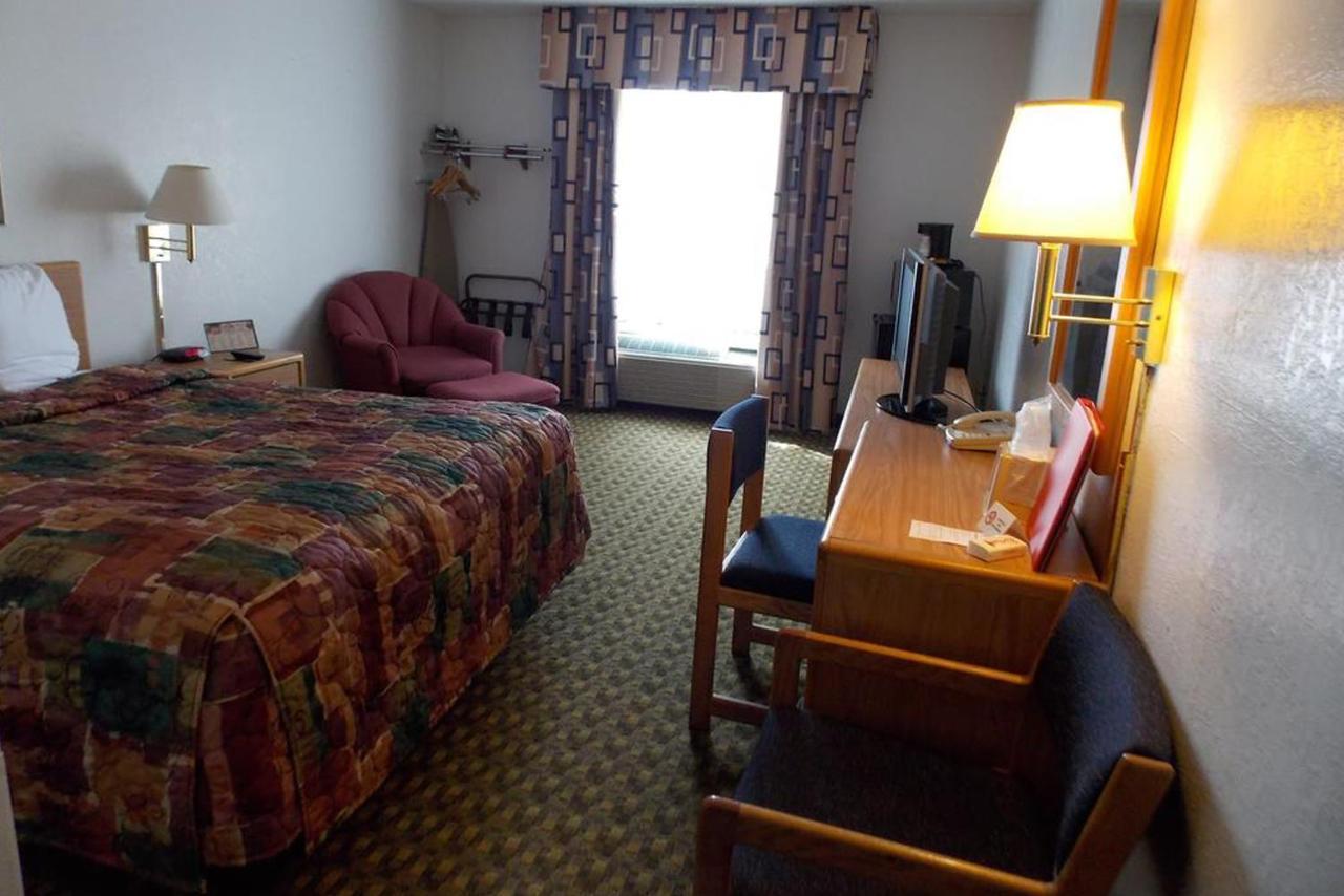 Norwood Inn And Suites - Minneapolis-St Paul Roseville Eksteriør bilde