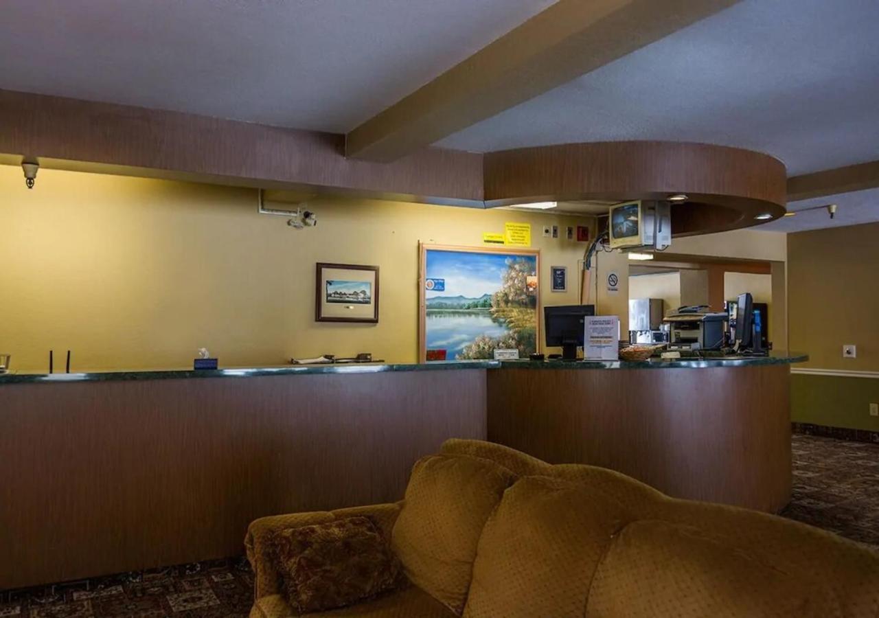 Norwood Inn And Suites - Minneapolis-St Paul Roseville Eksteriør bilde