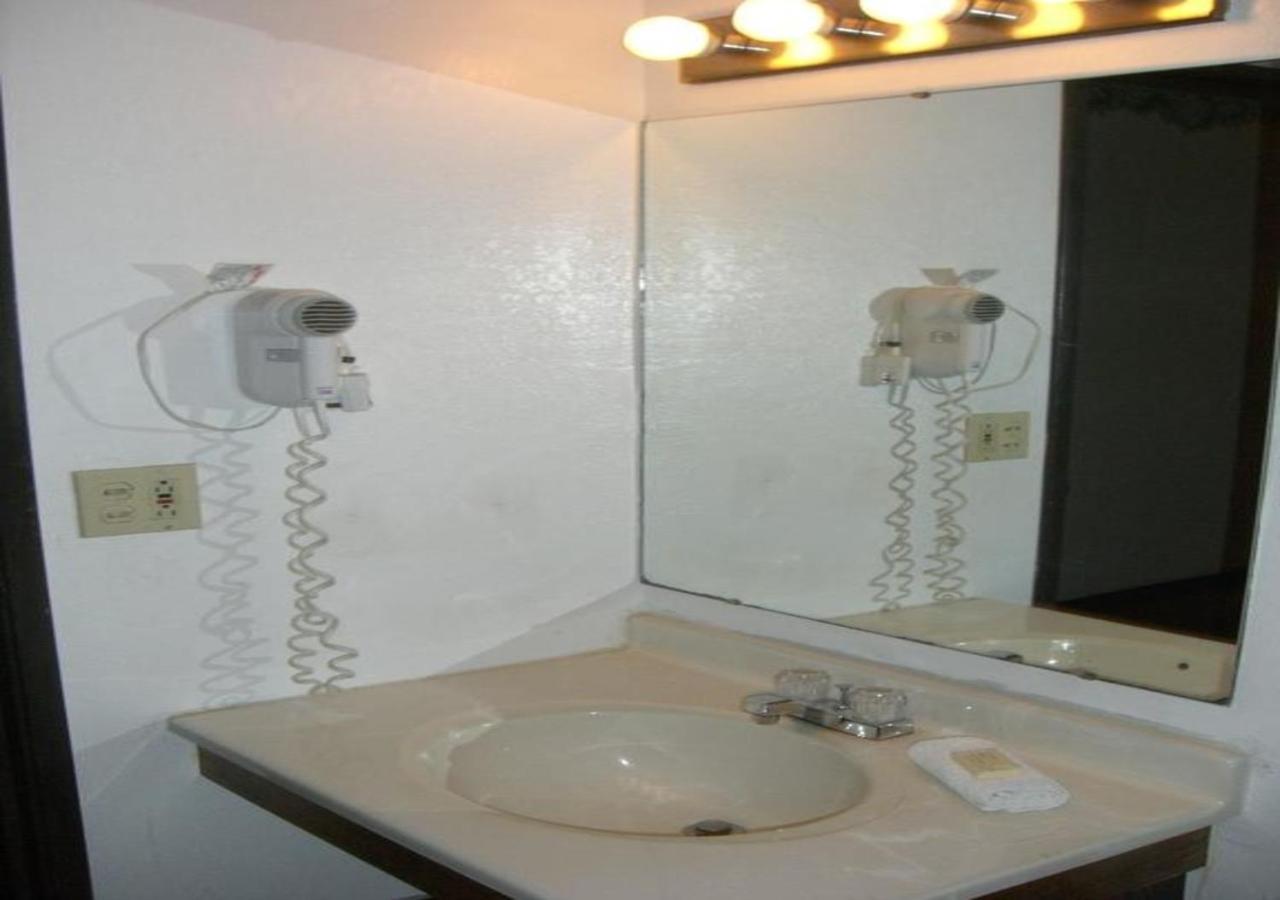 Norwood Inn And Suites - Minneapolis-St Paul Roseville Eksteriør bilde